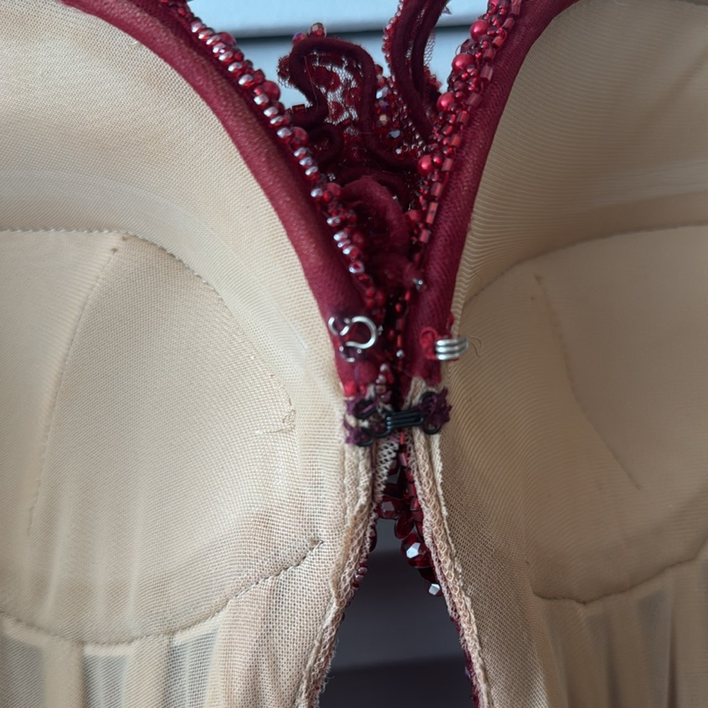 Red COSTUM MADE wedding guest gown - Picture 11 of 13